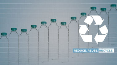 PET Flaschen und Recyclingzeichen