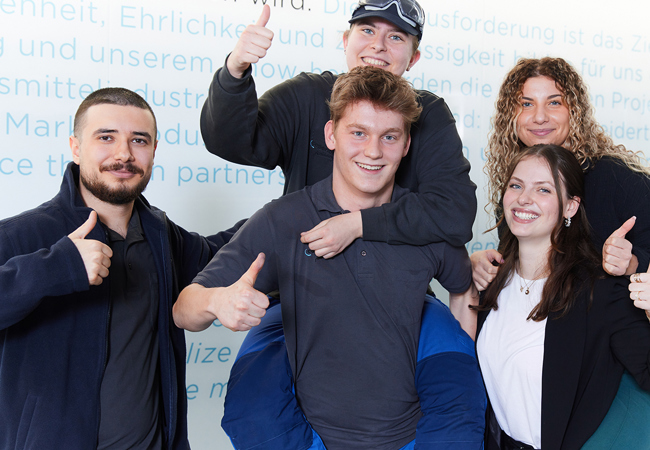 Gruppe junger Azubis