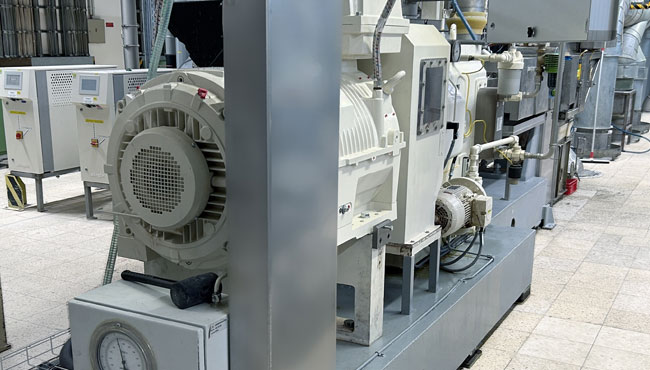 Steuerungsmodernisierung beim ZSK Extruder von Tetra